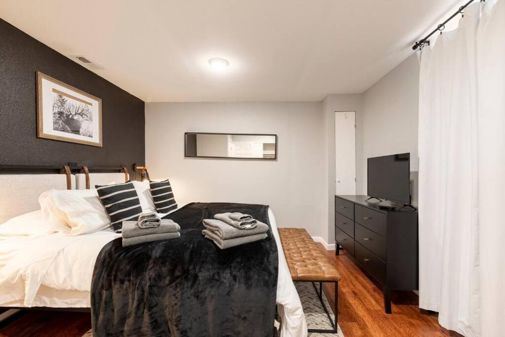 Adorable 2-Bedroom Modern Basement 덴버 외부 사진